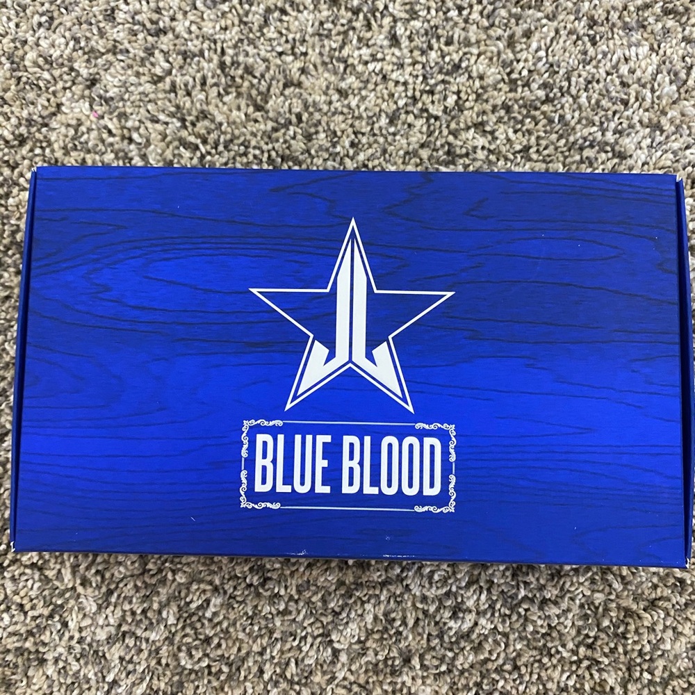 Jeffree star blue blood palette